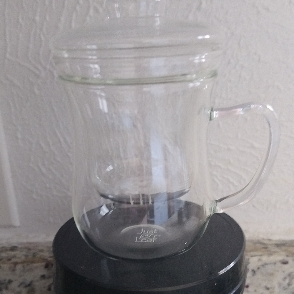 Clear Glass Teapot / Teacup with inner cup with slits, Lid & Handle for Brewing